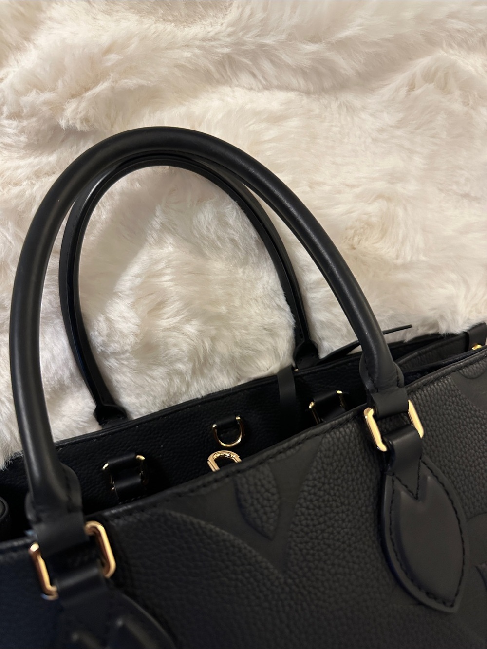 Black MEDIUM On the Go MM ✨STYLE✨Embossed leather bag black and gold - Picture 5 of 16